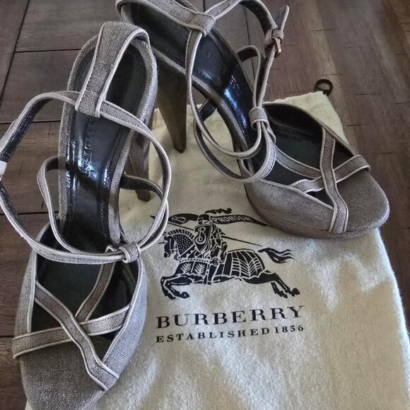 Burberry Heels Taupe/Grey UK Sz 37  US Sz 6 - Picture 1 of 7